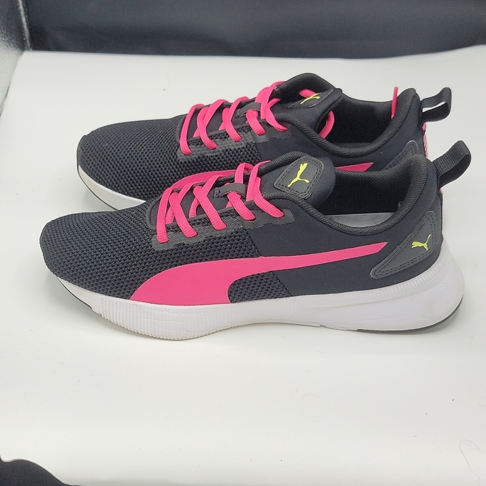PUMA Flyer Runner Women's size 8